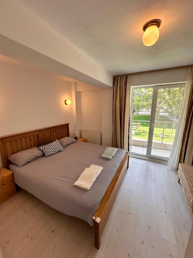 Manolaire Airport Residence Otopeni Ngoại thất bức ảnh