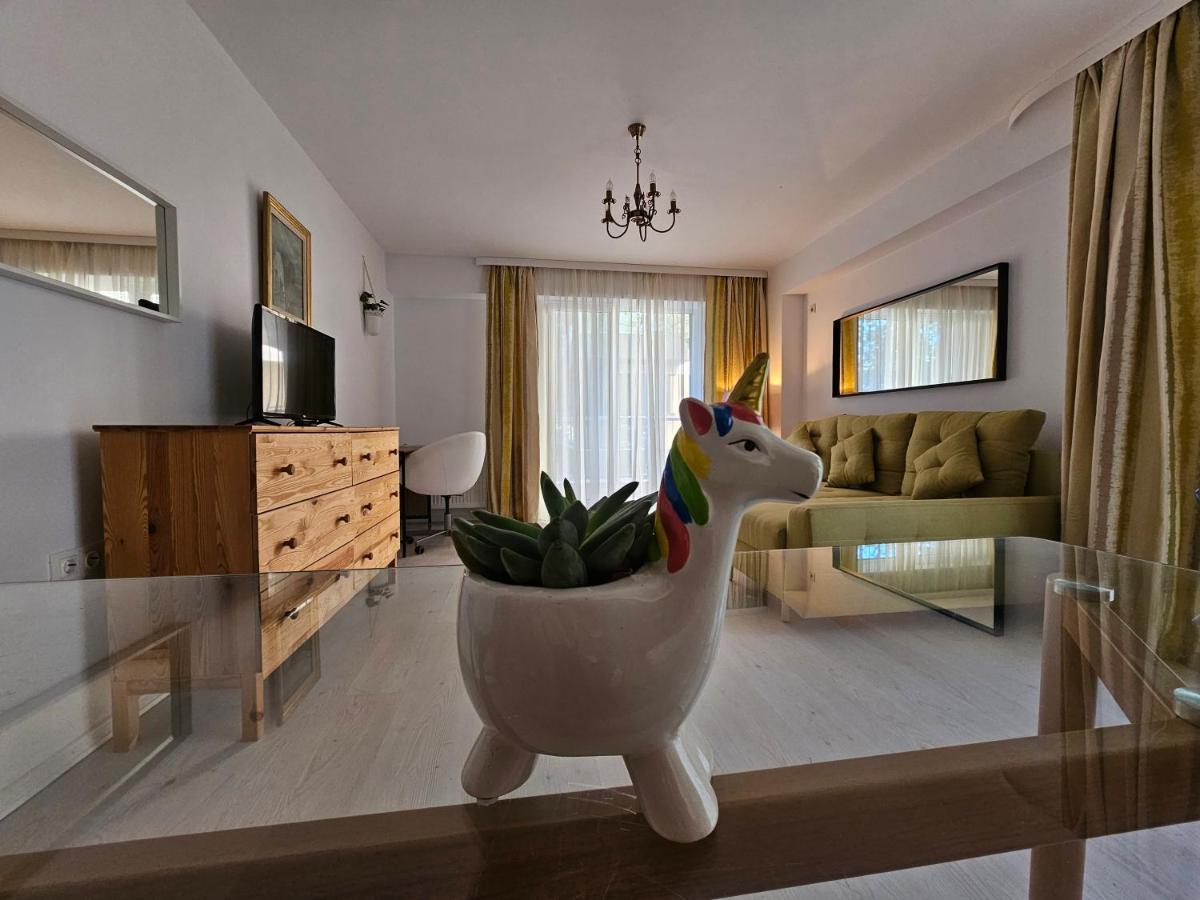 Manolaire Airport Residence Otopeni Ngoại thất bức ảnh