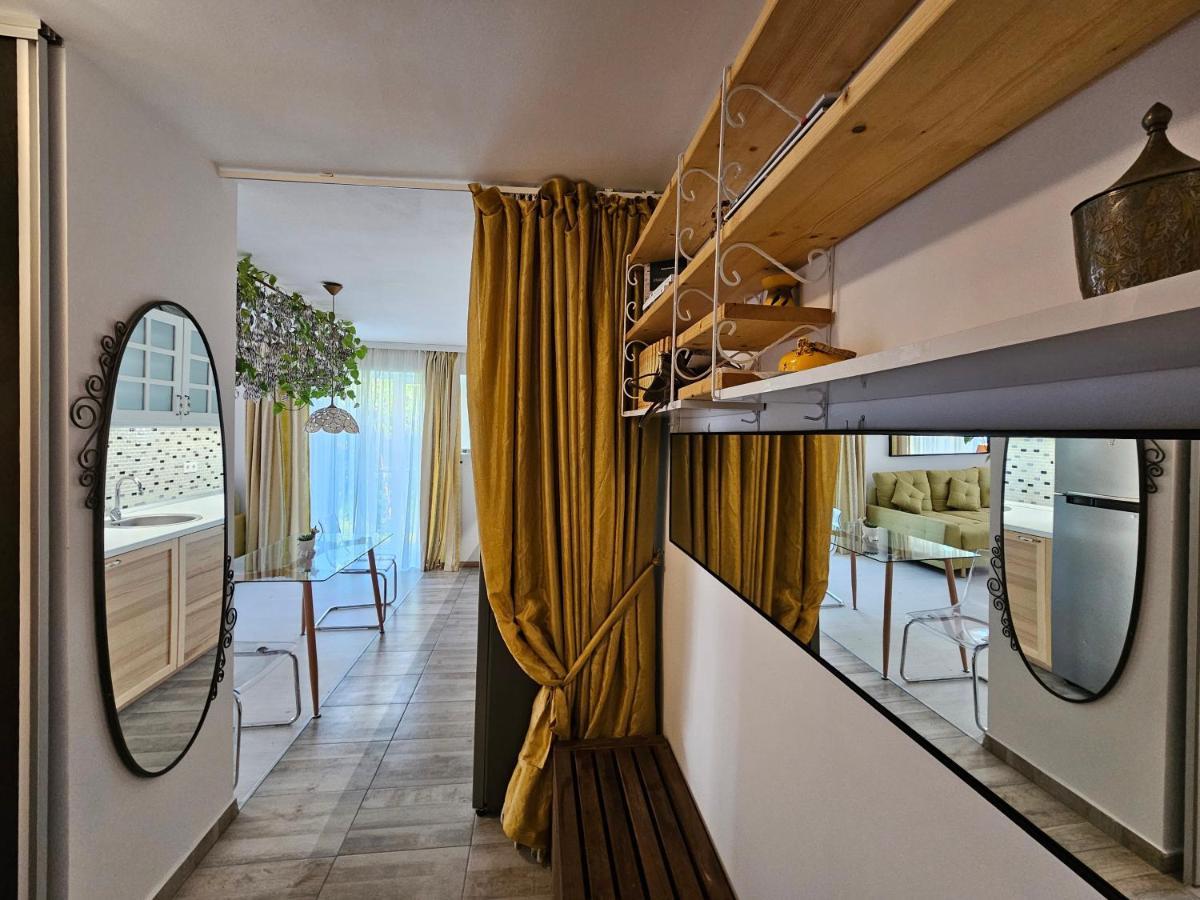 Manolaire Airport Residence Otopeni Ngoại thất bức ảnh